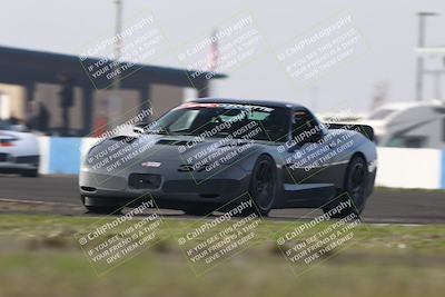 media/Jan-18-2026-CalClub SCCA (Sun) [[8bc6468723]]/Group 5 Race/Turn 1/